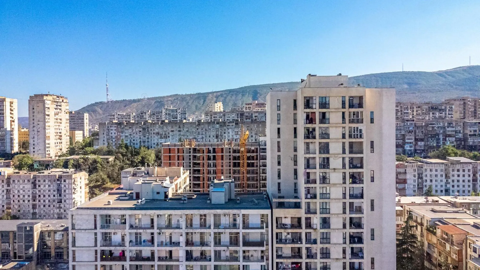 Le Home - Cozy 2 Bedroom Apartment In Saburtalo 第比利斯 格鲁吉亚