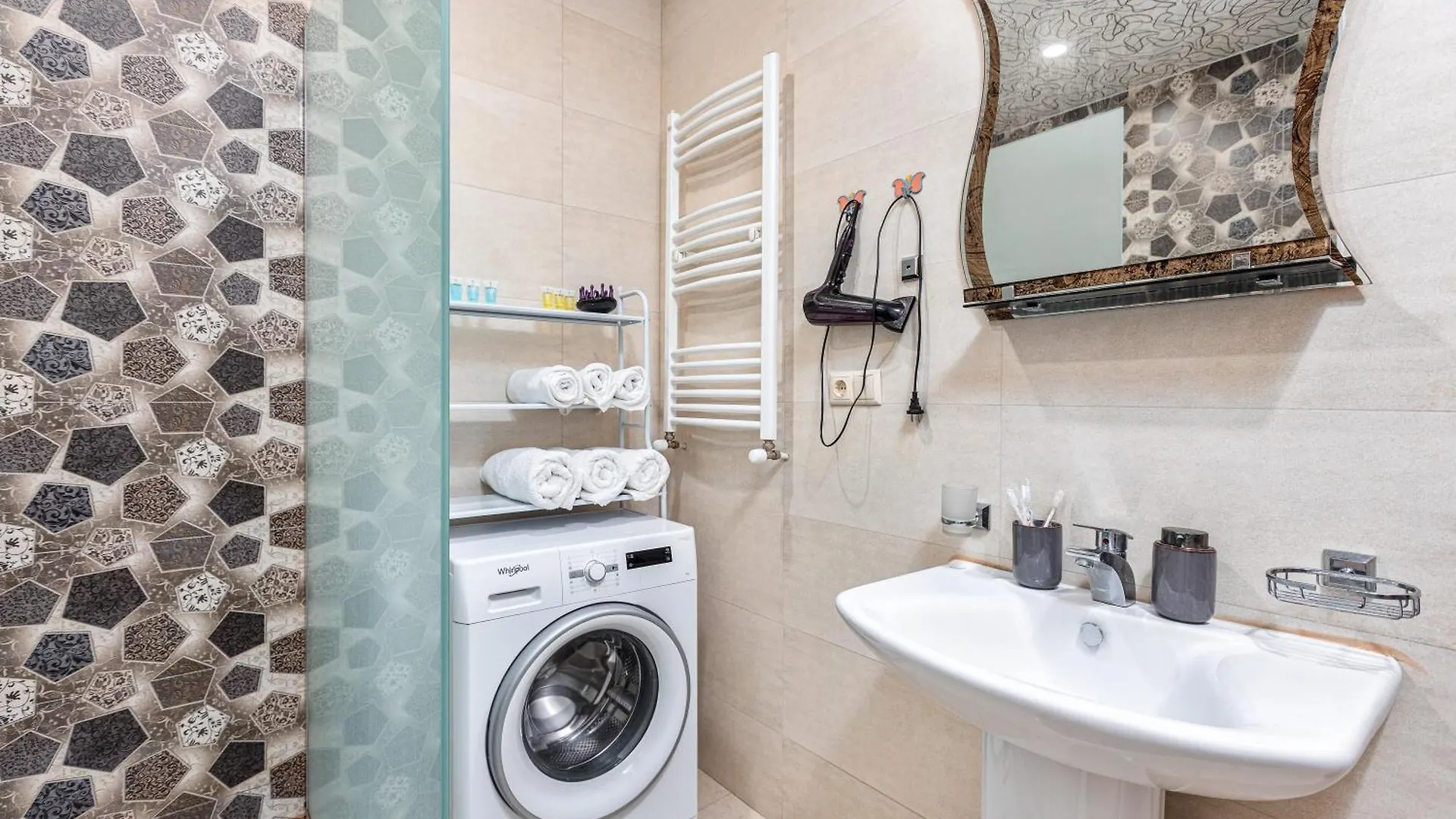 Le Home - Cozy 2 Bedroom Apartment In Saburtalo 第比利斯