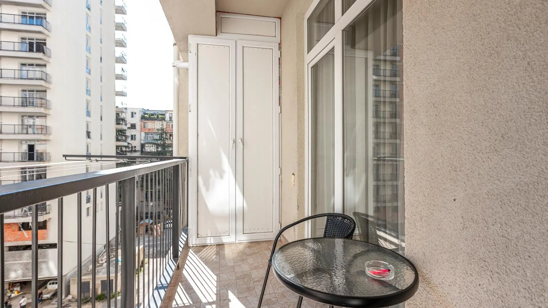 Le Home - Cozy 2 Bedroom Apartment In Saburtalo Тбилиси Грузия
